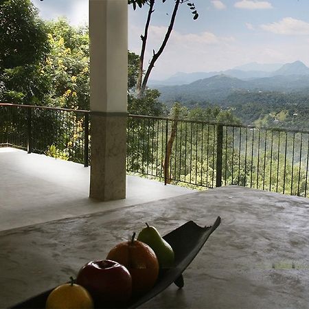 Mowbrey House Hotel Kandy Kültér fotó